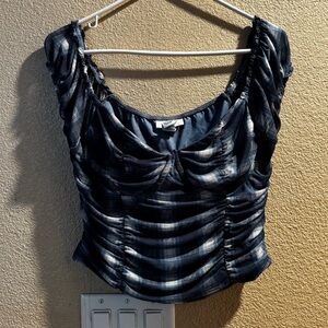 Woman’s going out top